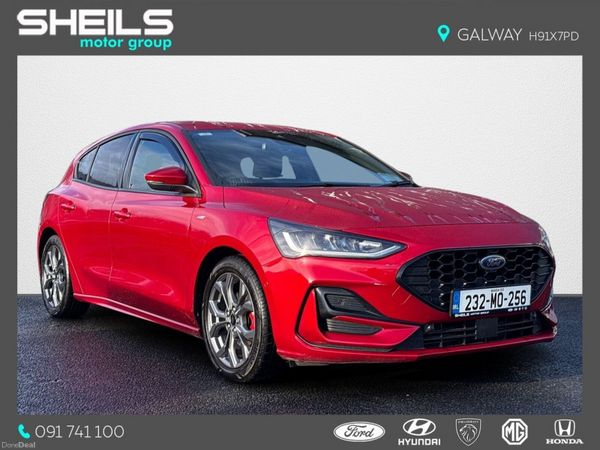 Ford Focus Hatchback, Petrol, 2023, Red