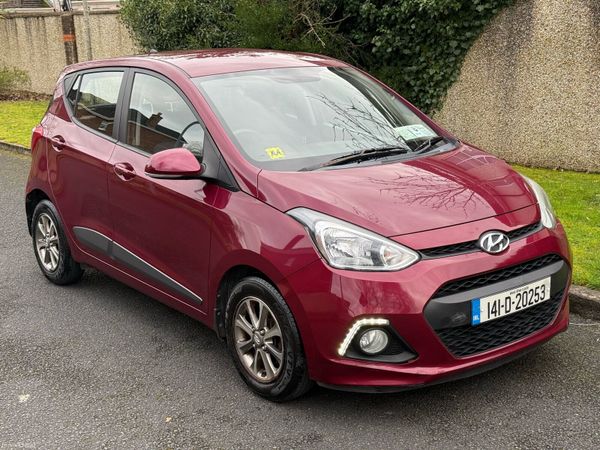 Hyundai i10 Hatchback, Petrol, 2014, Red