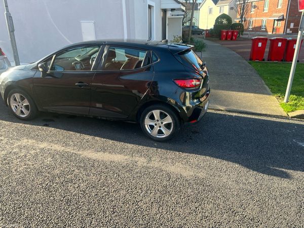 Renault Clio Hatchback, Petrol, 2013, Black