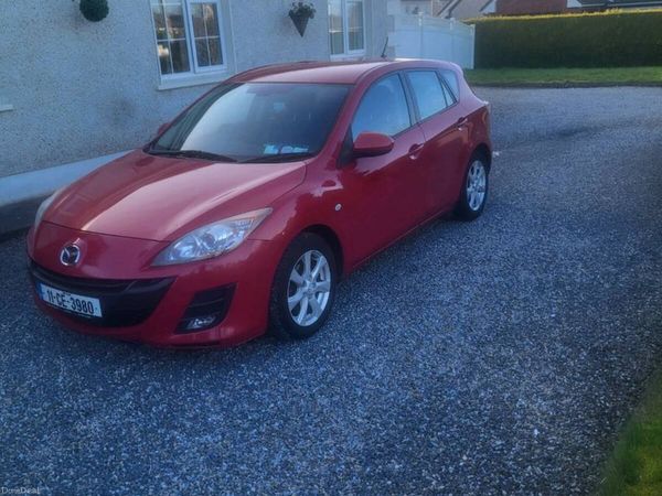 Mazda Mazda3 Hatchback, Diesel, 2011, Red