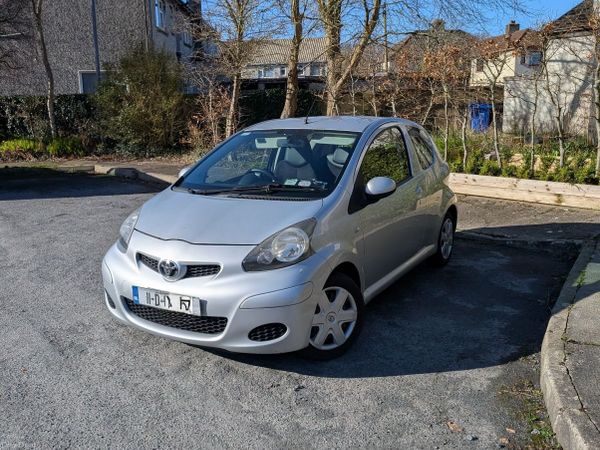 Toyota Aygo Hatchback, Petrol, 2011, Silver