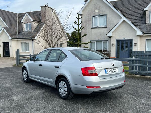 Skoda Octavia Saloon, Diesel, 2016, Silver