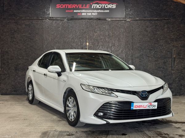 Toyota Camry Saloon, Petrol Hybrid, 2020, White