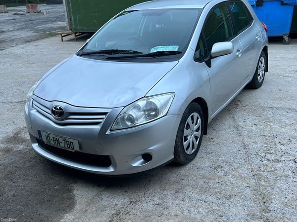 Toyota Auris Hatchback, Diesel, 2010, Silver