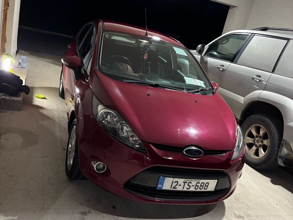 Ford Fiesta Hatchback, Petrol, 2012, Red