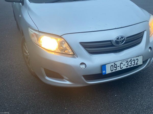 Toyota Corolla Saloon, Diesel, 2009, Silver