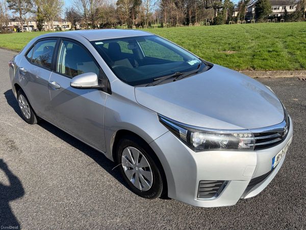 Toyota Corolla Saloon, Diesel, 2016, Silver