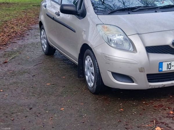 Toyota Yaris Hatchback, Petrol, 2010, Silver