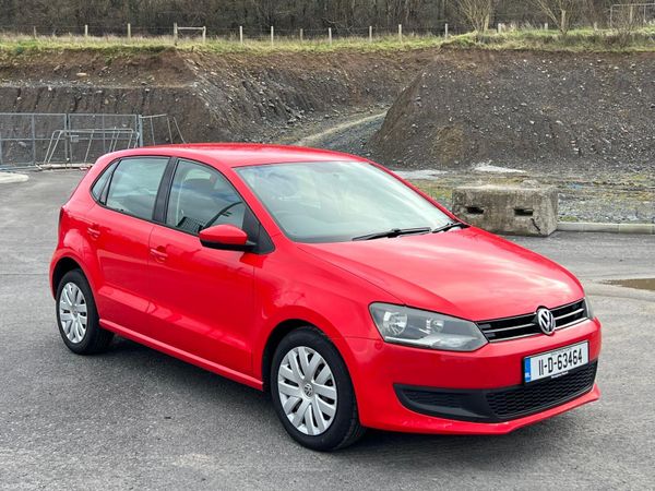 Volkswagen Polo Hatchback, Petrol, 2011, Red