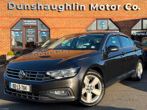 Volkswagen Passat Saloon, Diesel, 2019, Grey