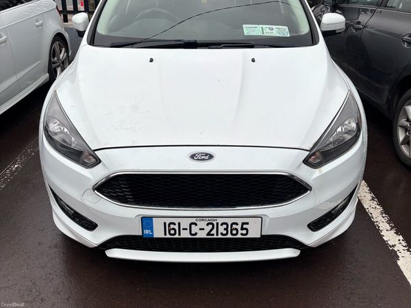 Ford Focus Hatchback, Petrol, 2016, White