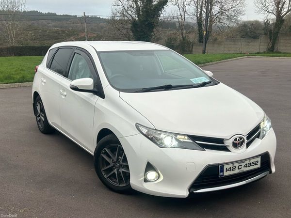 Toyota Auris Hatchback, Diesel, 2014, White
