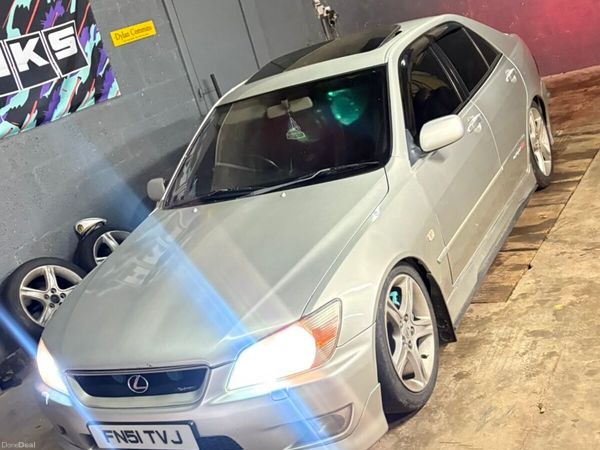 Lexus IS Saloon, Petrol, 2001, Silver