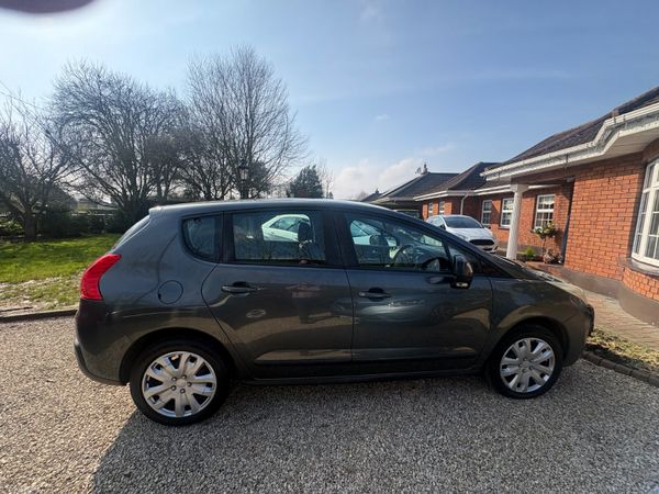 Peugeot 3008 MPV, Diesel, 2011, Grey