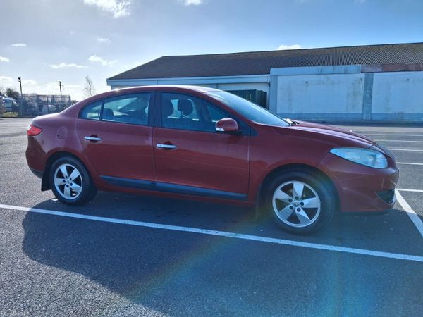 Renault Fluence Saloon, Diesel, 2011, Red
