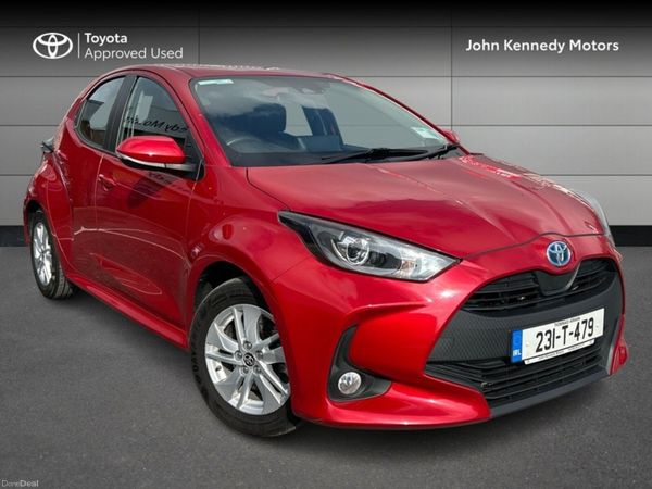 Toyota Yaris Hatchback, Petrol Hybrid, 2023, Red
