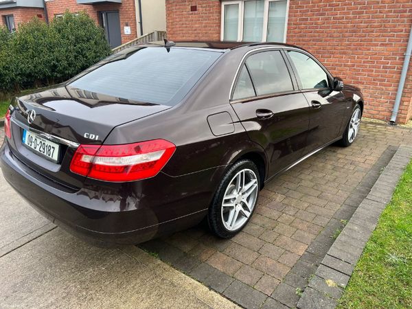 Mercedes-Benz E-Class Saloon, Diesel, 2009, Brown