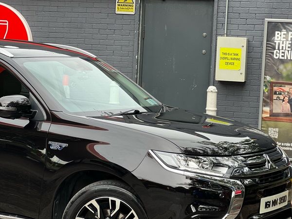 Mitsubishi Outlander SUV, Petrol Plug-in Hybrid, 2016, Black