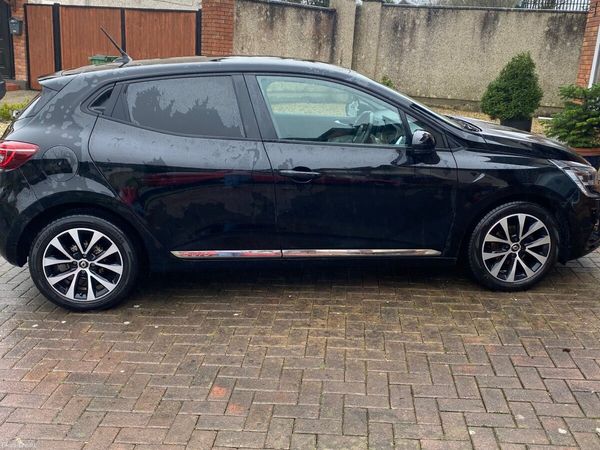 Renault Clio Hatchback, Petrol, 2020, Black