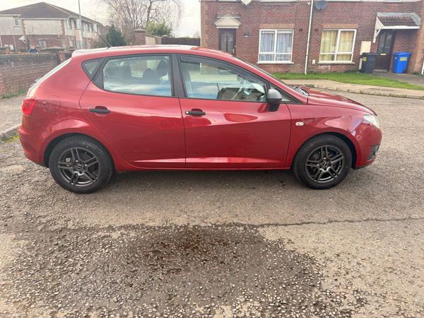 SEAT Ibiza MPV, Petrol, 2012, Red