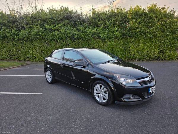 Opel Astra Hatchback, Petrol, 2010, Black