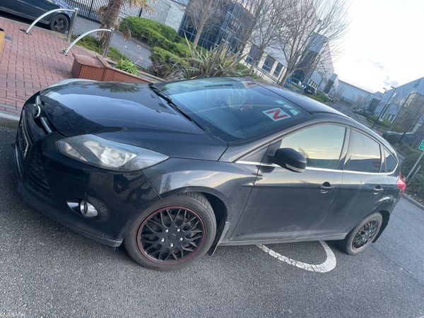 Ford Focus Hatchback, Petrol, 2012, Black