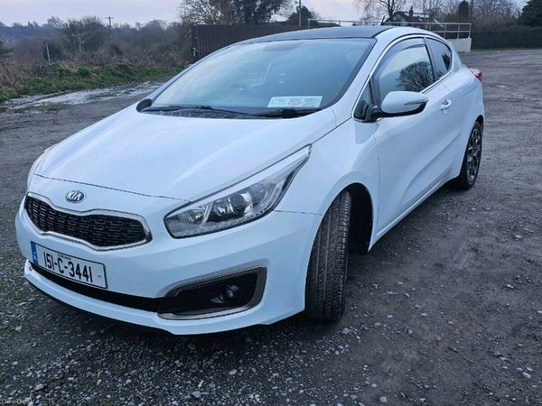 Kia Ceed Hatchback, Diesel, 2015, White