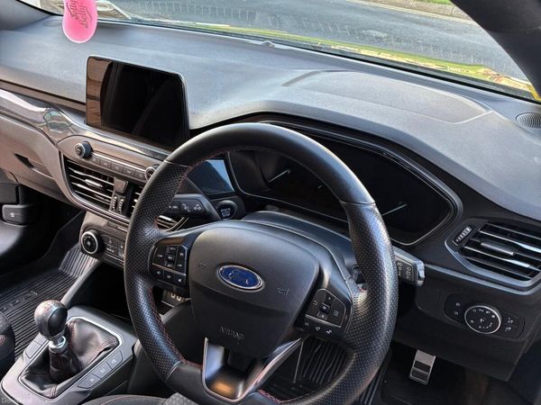 Ford Focus Hatchback, Diesel, 2021, Grey