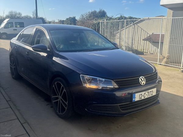 Volkswagen Jetta Saloon, Diesel, 2012, Blue