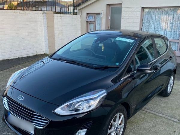 Ford Fiesta Hatchback, Petrol, 2018, Black