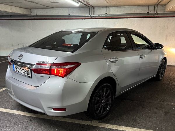 Toyota Corolla Saloon, Diesel, 2015, Silver
