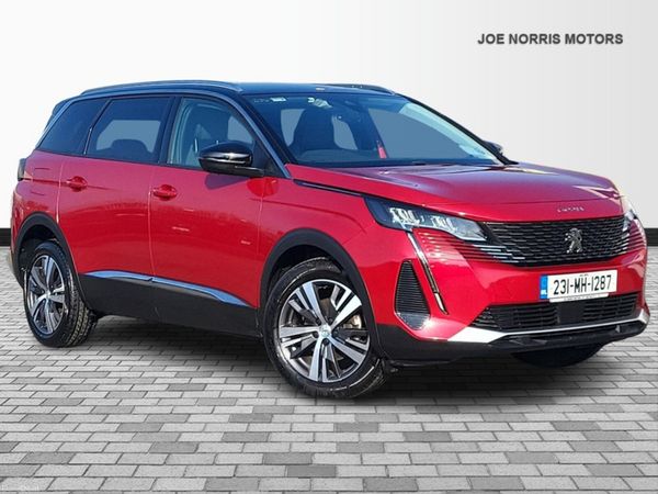 Peugeot 5008 MPV, Petrol, 2023, Red