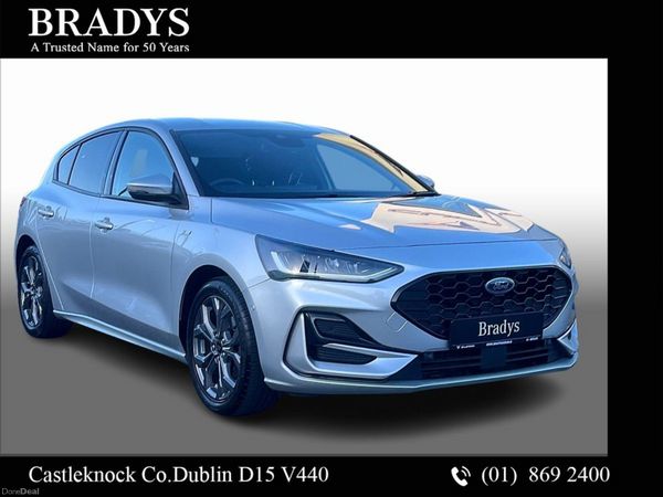 Ford Focus Hatchback, Petrol, 2023, Grey