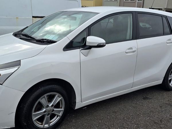 Toyota Verso MPV, Petrol, 2013, White