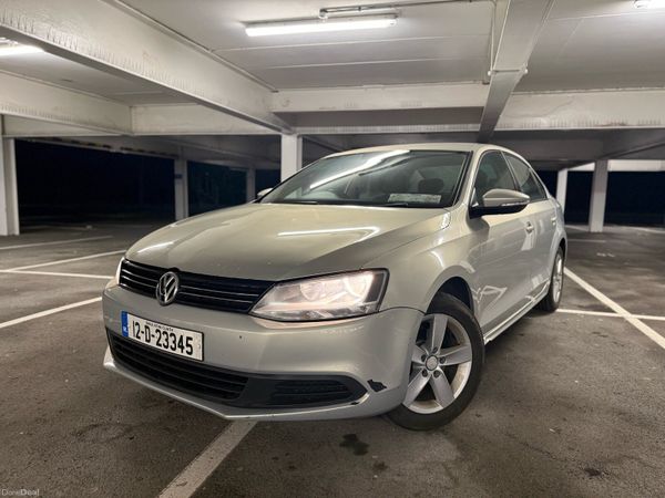 Volkswagen Jetta Saloon, Petrol, 2012, Silver