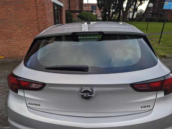 Opel Astra Hatchback, Diesel, 2016, Silver