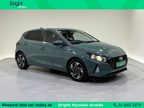 Hyundai i20 Hatchback, Petrol, 2022, Green