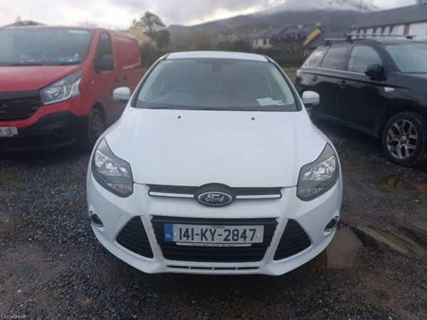 Ford Focus Hatchback, Petrol, 2014, White