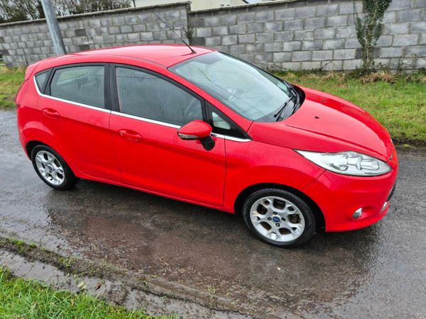 Ford Fiesta Hatchback, Petrol, 2012, Red