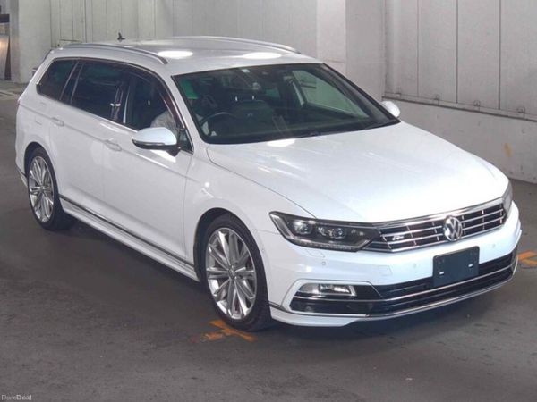 Volkswagen Passat Estate, Petrol, 2019, White