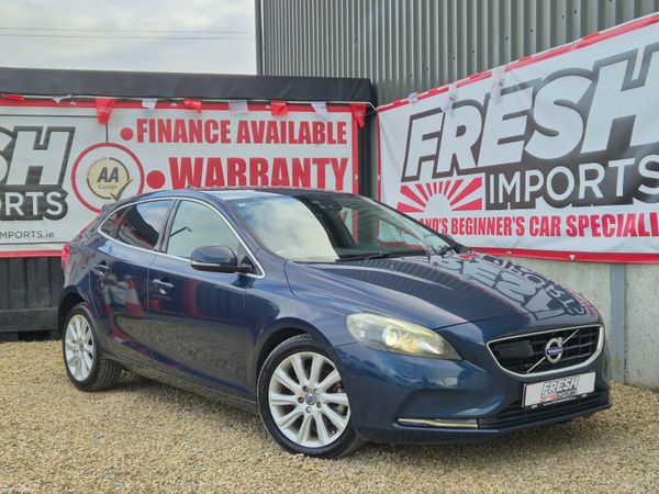 Volvo V40 Hatchback, Petrol, 2015, Blue