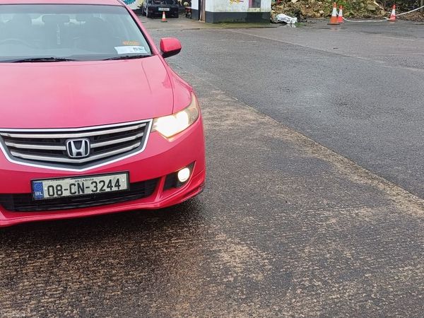 Honda Accord Saloon, Diesel, 2008, Red
