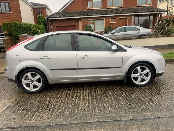 Ford Focus Hatchback, Petrol, 2007, Silver