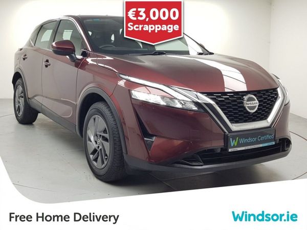 Nissan Qashqai MPV, Petrol, 2022, Red