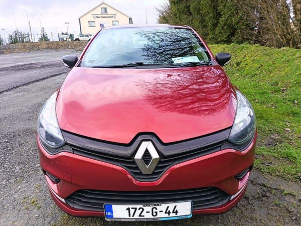 Renault Clio Hatchback, Petrol, 2017, Red