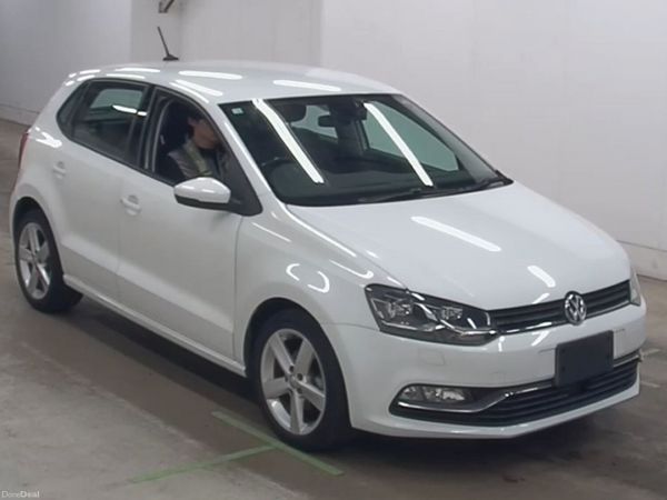 Volkswagen Polo Hatchback, Petrol, 2016, White