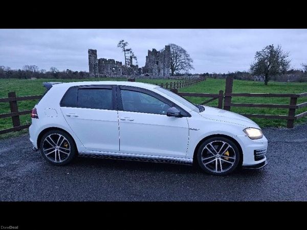 Volkswagen Golf Hatchback, Diesel, 2015, White