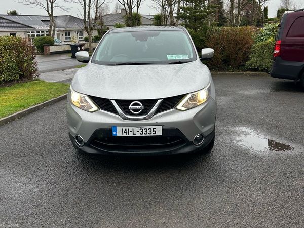 Nissan Qashqai Hatchback, Diesel, 2014, Silver