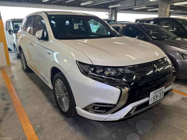 Mitsubishi Outlander SUV, Petrol Plug-in Hybrid, 2019, White