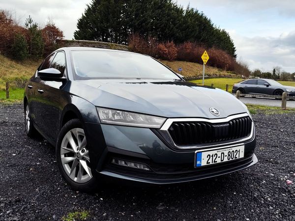 Skoda Octavia Saloon, Diesel, 2021, Grey